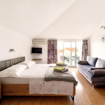 Studio-apartment Mit Balkon Und Meerblick By Interhome Apartament *