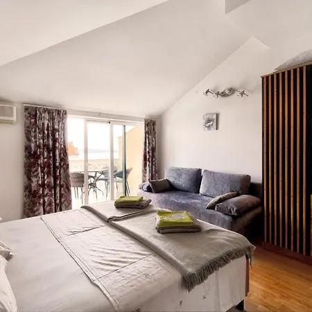 Studio-apartment Mit Balkon Und Meerblick By Interhome Apartament