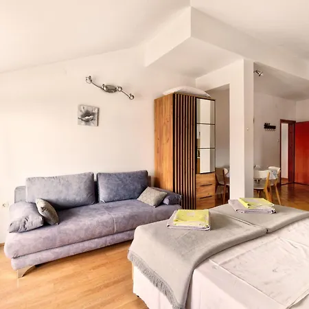 Studio-apartment Mit Balkon Und Meerblick By Interhome Apartament *
