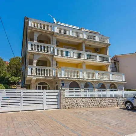 Studio-apartment Mit Balkon Und Meerblick By Interhome Lejlighed Crikvenica