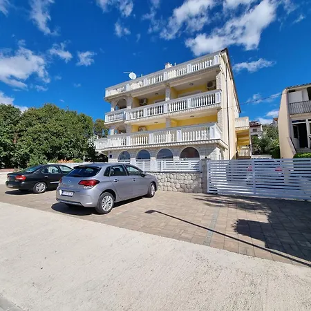 Studio-apartment Mit Balkon Und Meerblick By Interhome Crikvenica