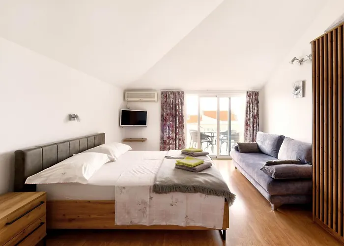 Studio-apartment Mit Balkon Und Meerblick By Interhome Apartament *