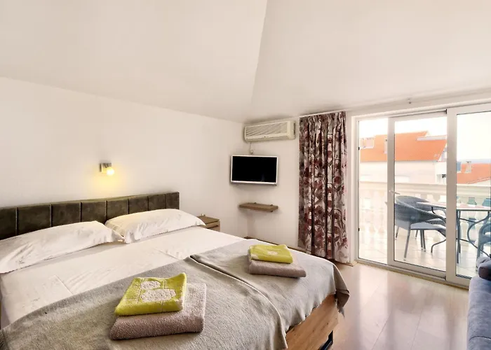 Studio-apartment Mit Balkon Und Meerblick By Interhome
