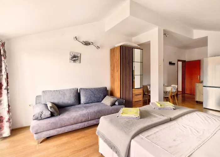 Studio-apartment Mit Balkon Und Meerblick By Interhome Apartament *