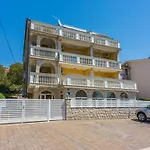 Studio-apartment Mit Balkon Und Meerblick By Interhome Appartamento Crikvenica